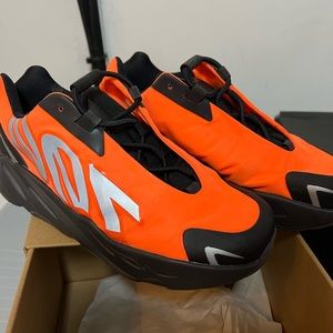 Yeezy boost 700 kids size 1yr authentic goat verified